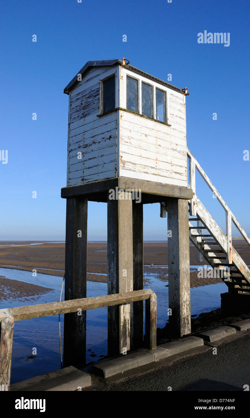 The refuge hut on the Holy Island causeway Stock Photo
