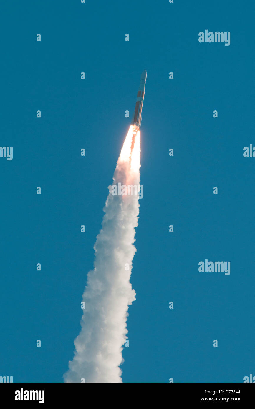 USA Florida Cape Canaveral View space shuttle midair United Launch Alliance ULA Delta IV Delta