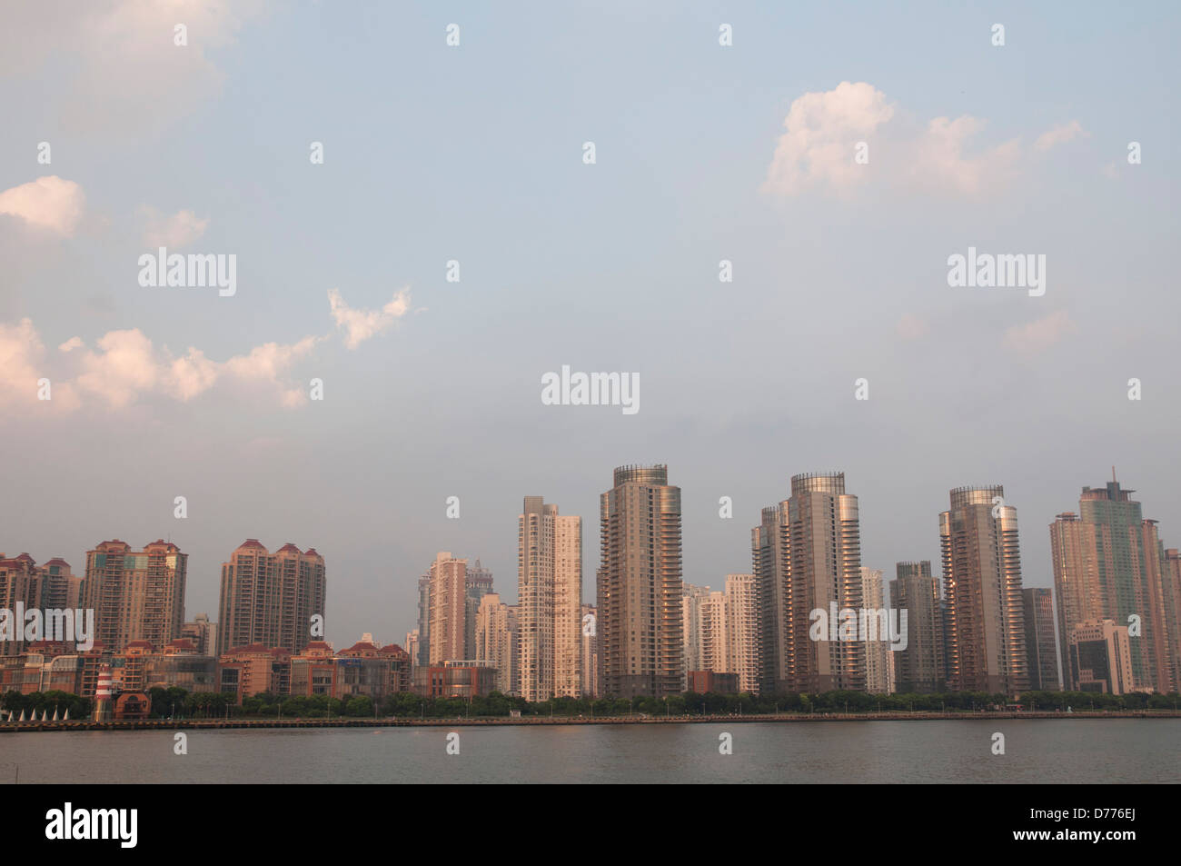 Shanghai waterfront hi-res stock photography and images - Alamy