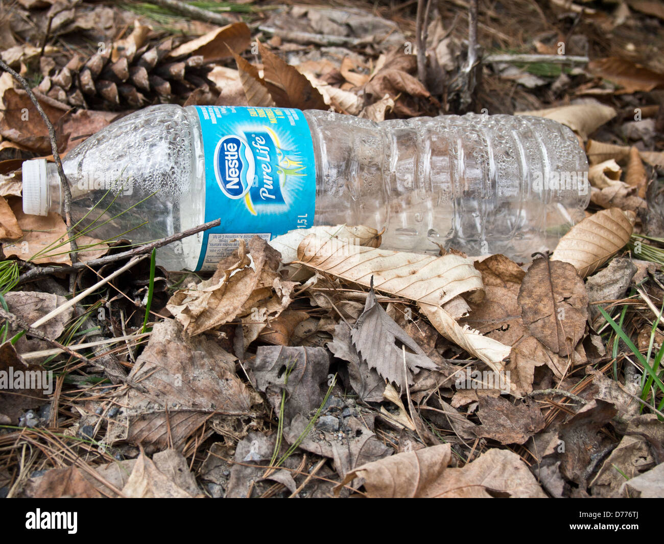 Trash On Ground High Resolution Stock Photography And Images Alamy