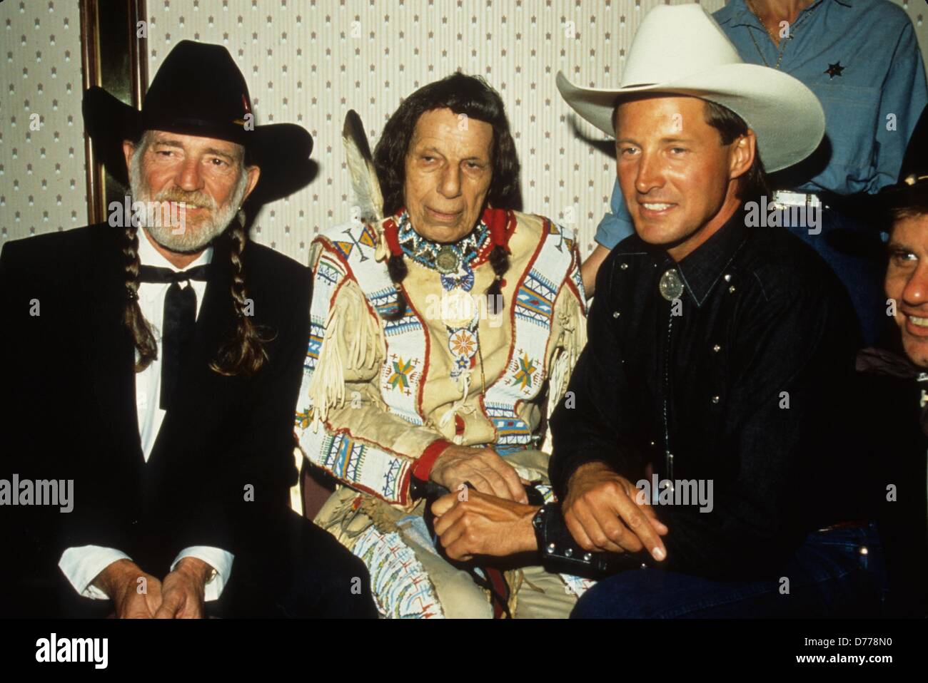 IRON EYES CODY Willie Nelson Bruce Boxleitner.f6874.Supplied by Photos