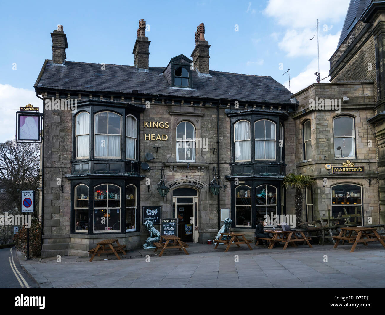The Kings Head Pub in Market Place Stock Photo