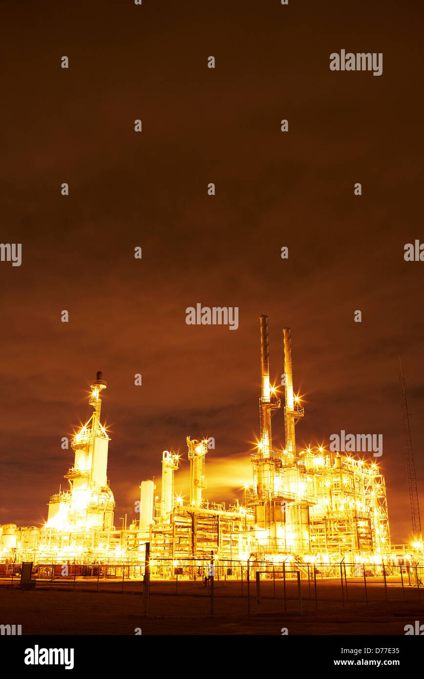 Night View Petrochemical Refinery Pasadena Houston Texas USA Stock night-view-petrochemical-refinery-pasadena-houston-texas-usa-stock
