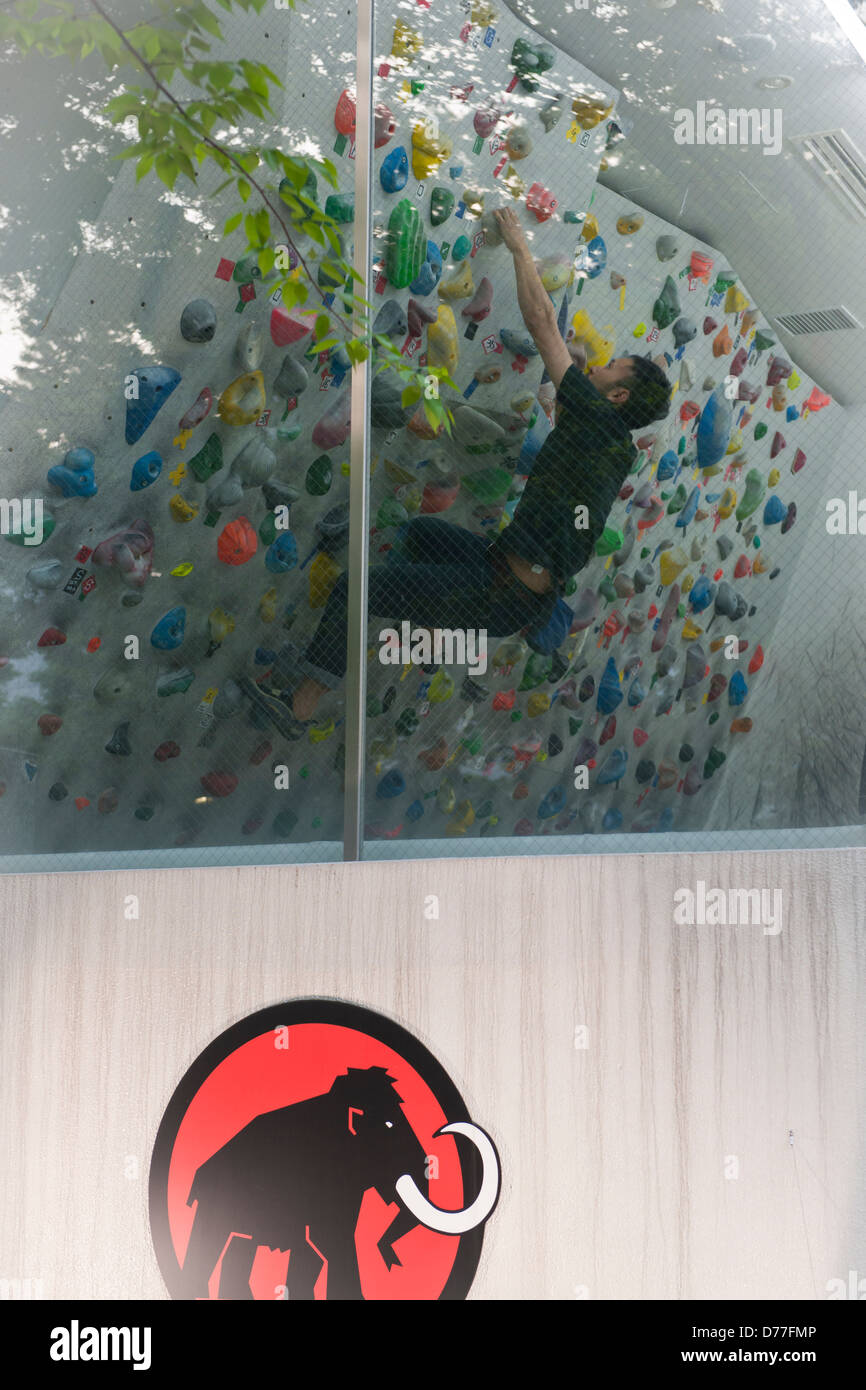 Indoor rock climbing, Tokyo Stock Photo Alamy