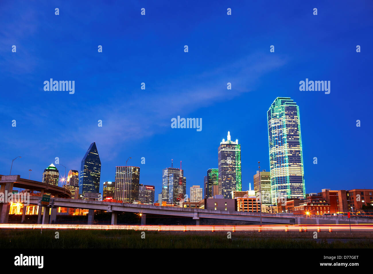 Chase tower dallas hi-res stock photography and images - Alamy