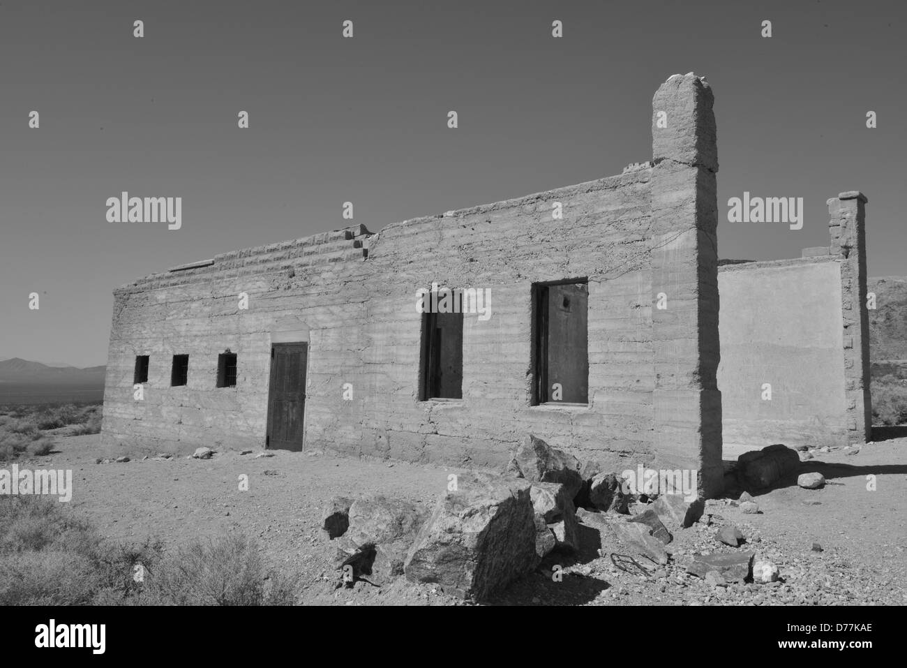 rhyolite-ghost-town-building-stock-photo-alamy