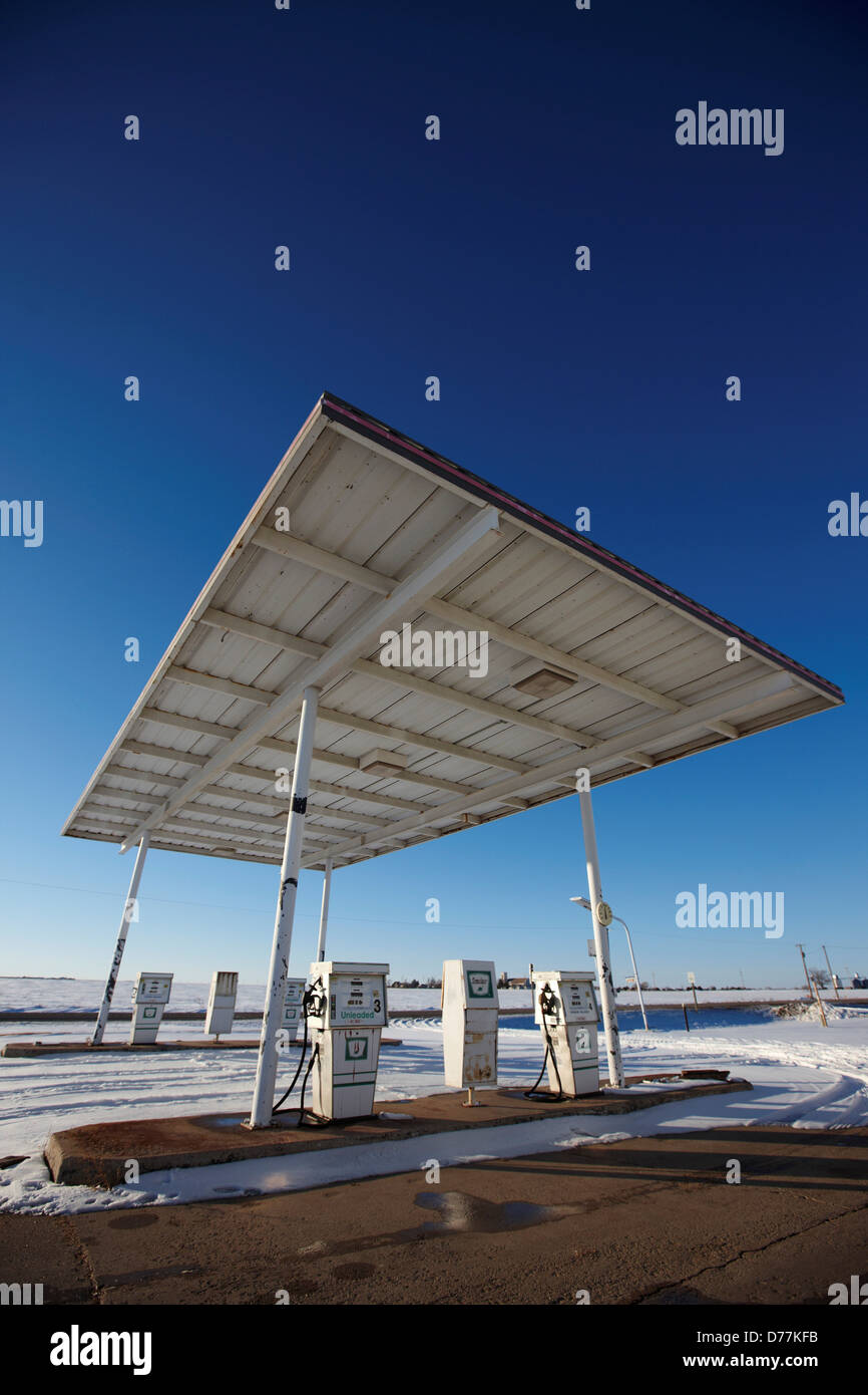 USA Kansas Rural roadside gas station service station Stock Photo Alamy