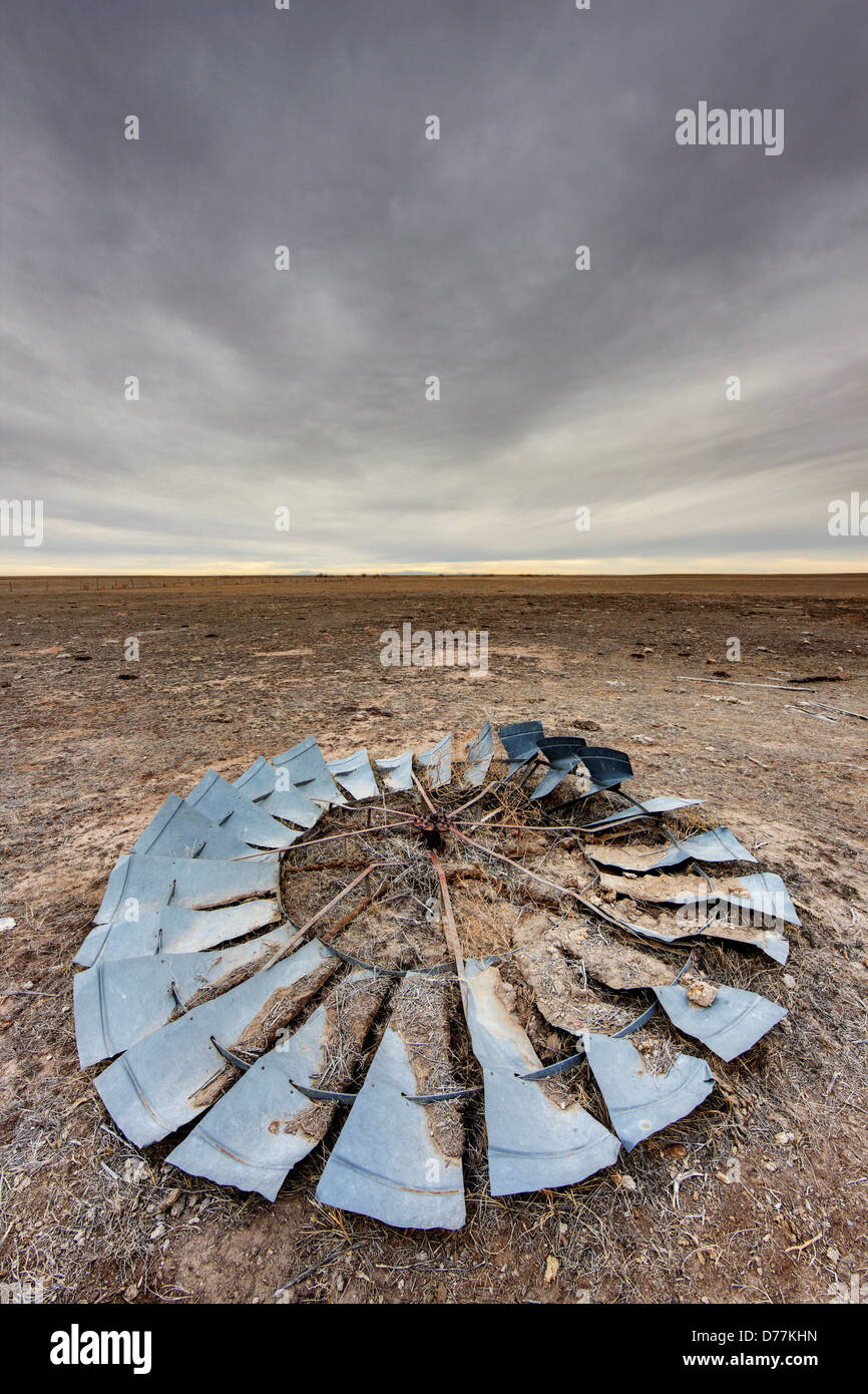Destroyed Windmill Destroyed by storm hi-res stock photography and images - Alamy