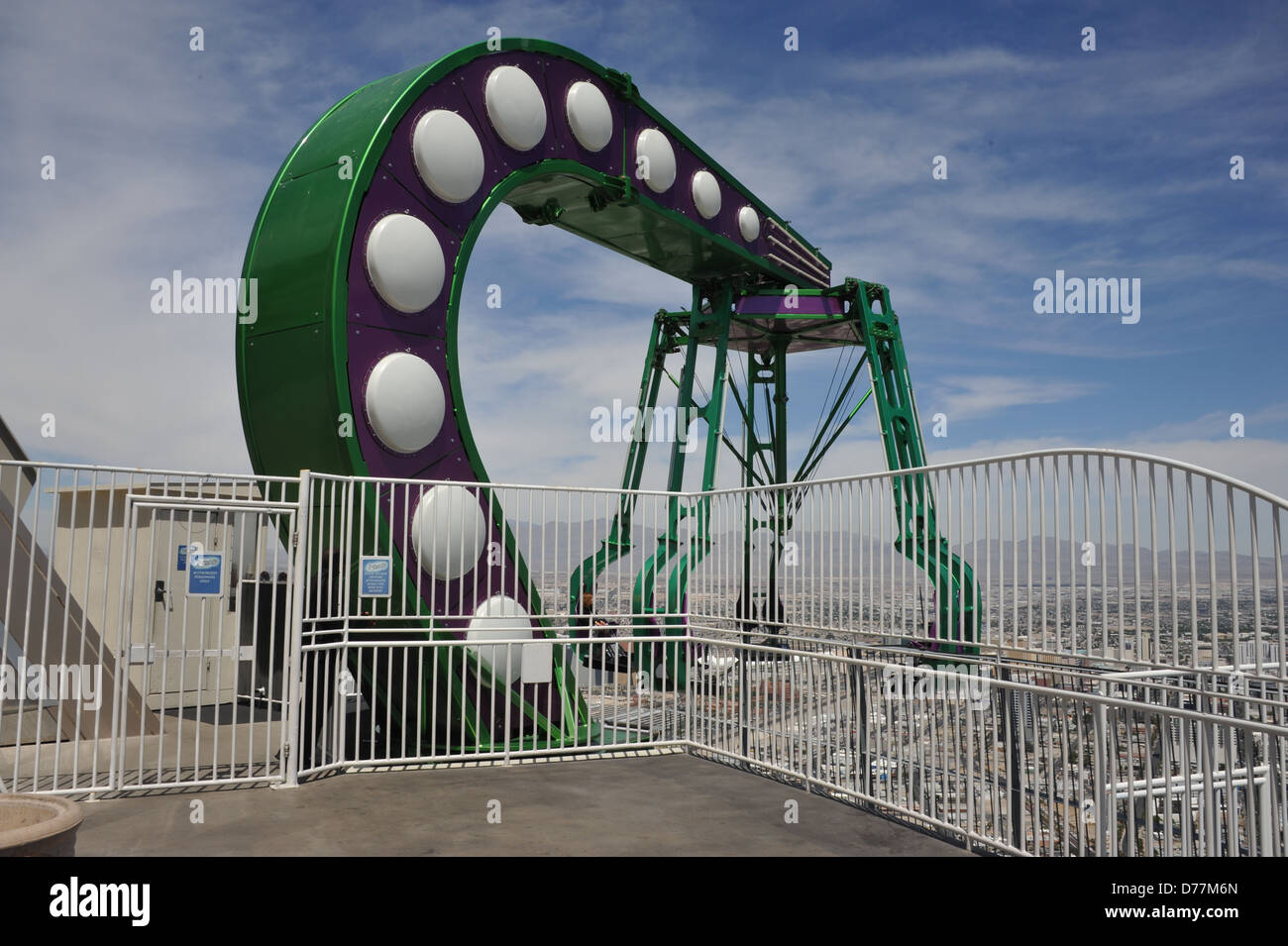 Thrill ride Big Shot on top of the Las Vegas Stratosphere tower (1149  ft/350m), the tallest freestanding observation tower of the US Stock Photo  - Alamy