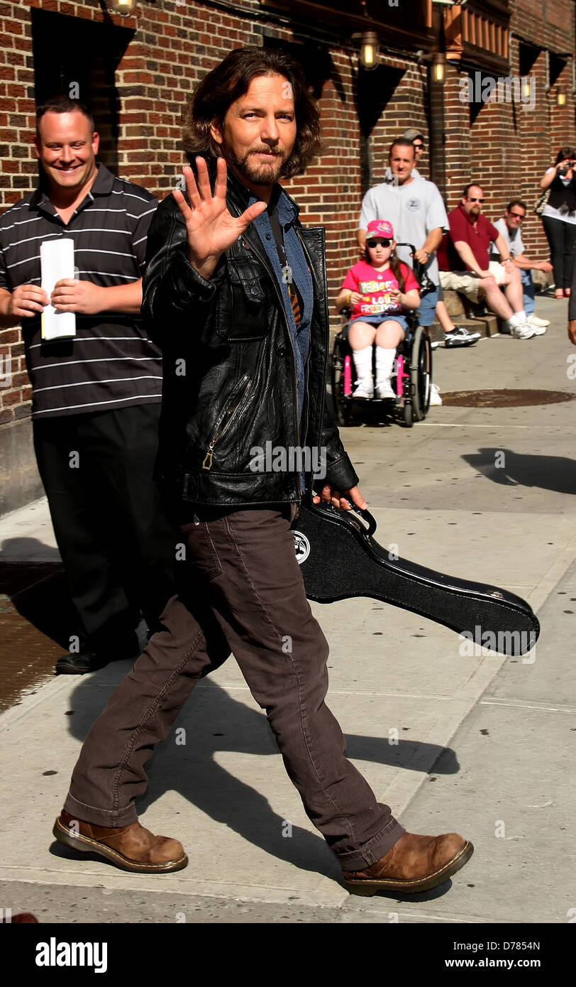 Eddie vedder late show david hi-res stock photography and images - Alamy