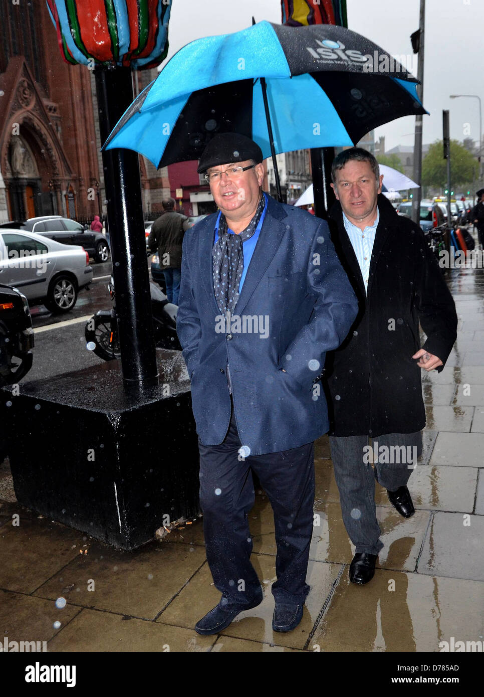 joe-duffy-and-guest-vip-guests-arrive-at-vicar-street-for-a-performance-D785AD.jpg