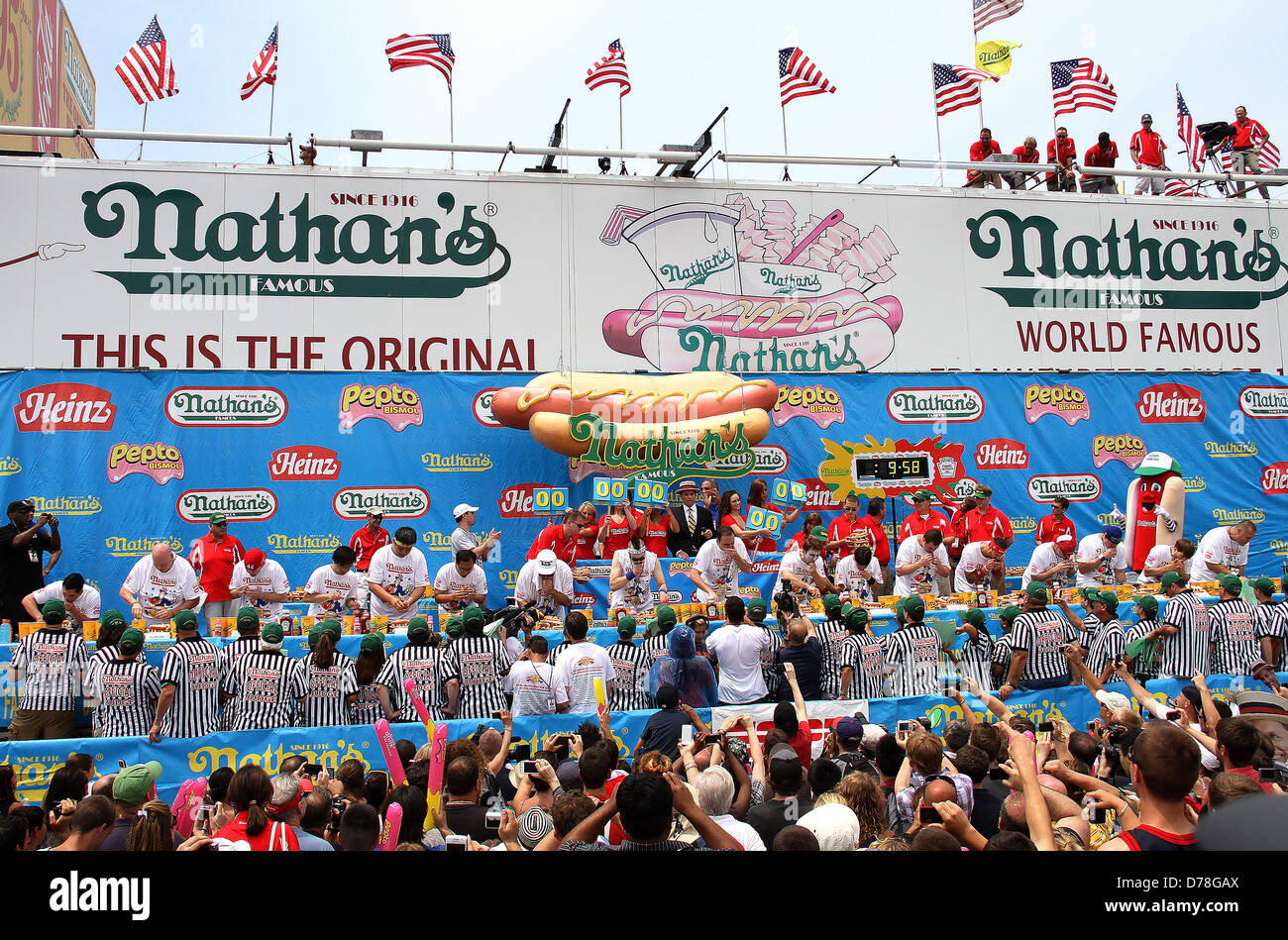 Men S Competition Nathan S Famous Fourth Of July International Hot Dog Eating Contest Held On Coney Island New York City Stock Photo Alamy