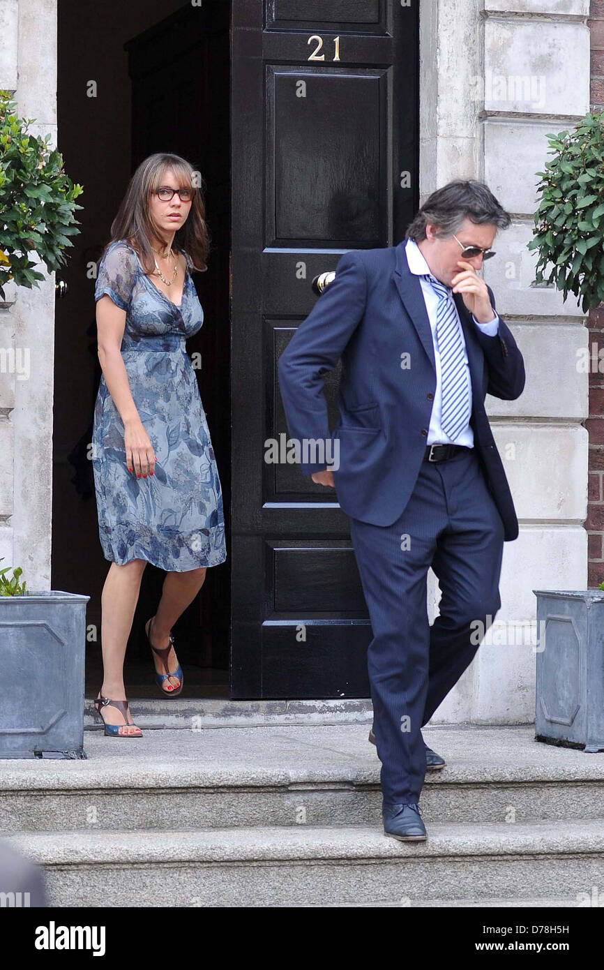 Gabriel Byrne R And Unknown Female Companion Seen Leaving Patrick Guilbaud Restaurant Dublin Ireland 10 06 11 Stock Photo Alamy