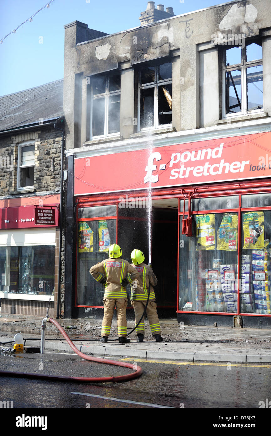 Pound stretcher shop uk hi res stock photography and images Alamy