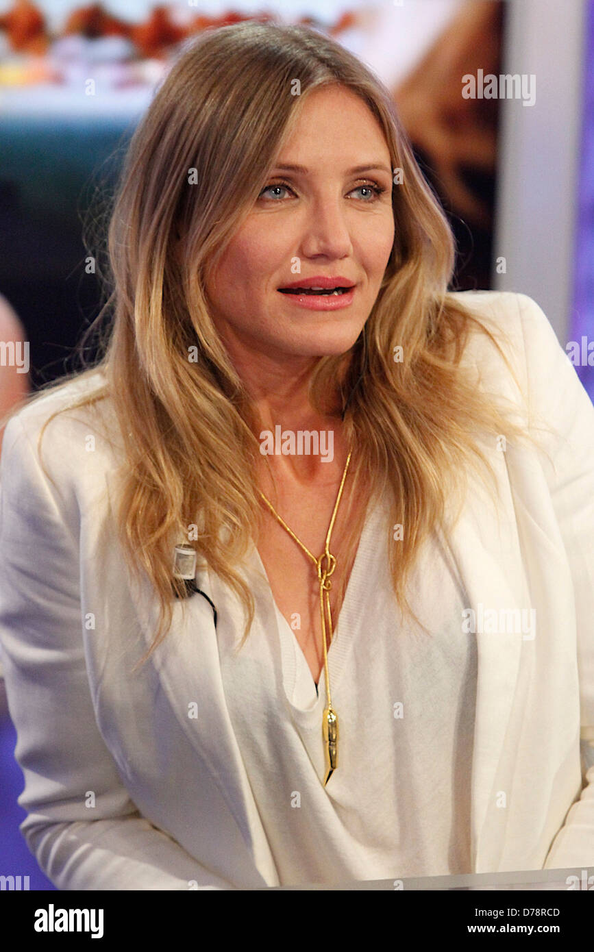 Cameron Diaz promotes her film 'Bad Teacher' on the Spanish TV show 'El