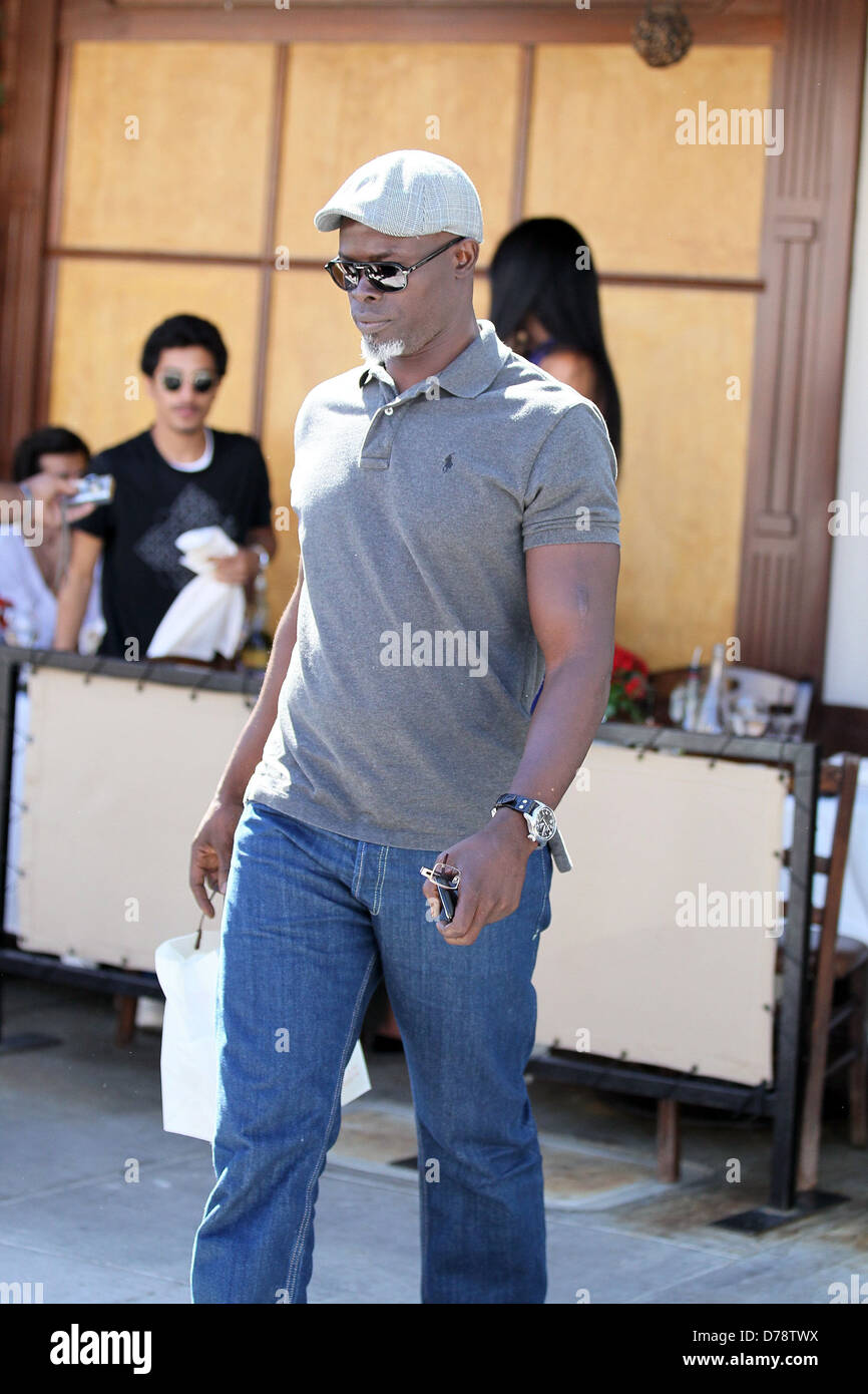 Djimon Hounsou and his wife have lunch at Il Pastaio Restaurant in
