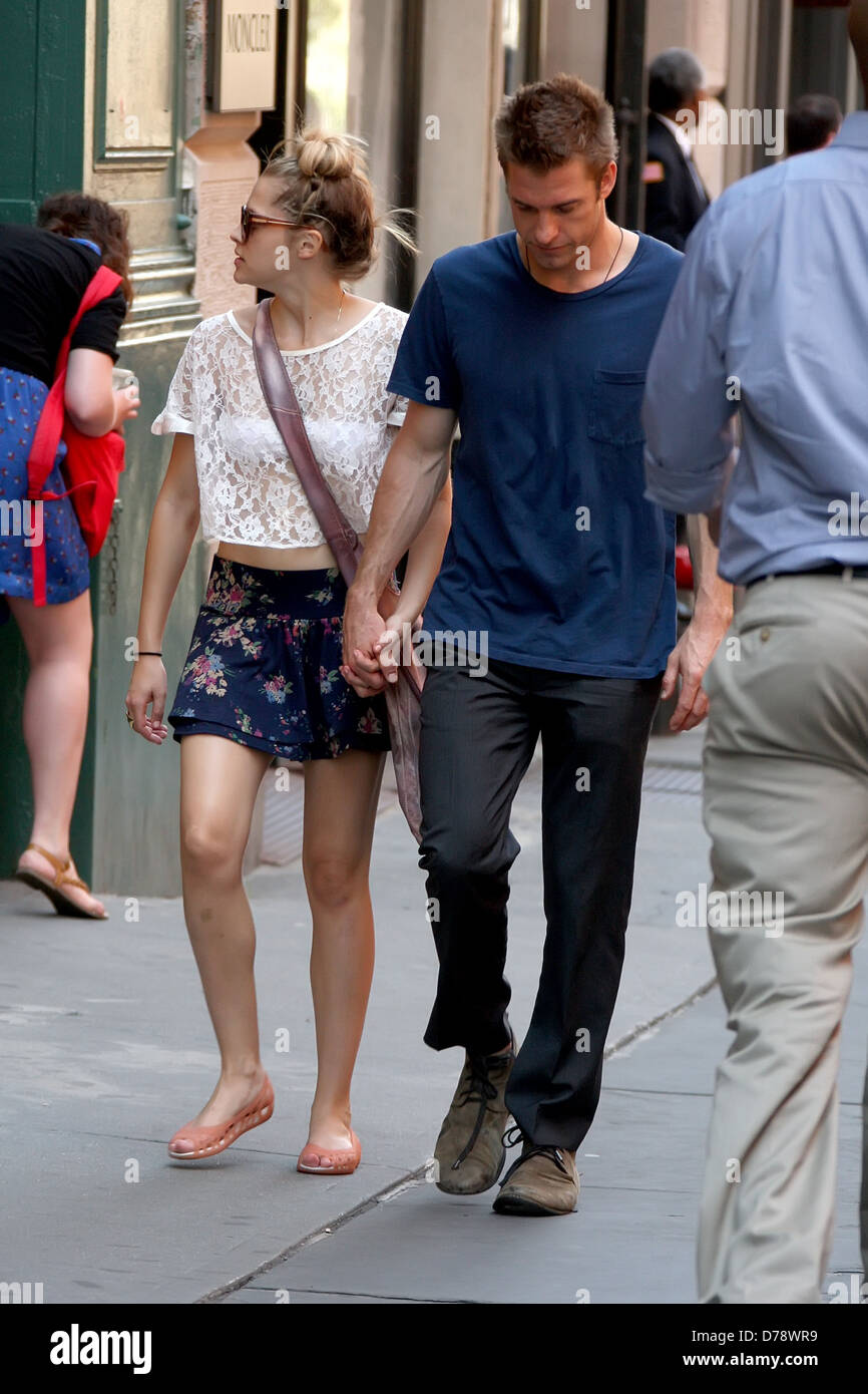 Scott speedman and teresa palmer hi res stock photography and images Alamy