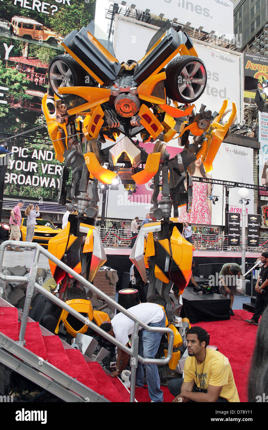 Atmosphere New York premiere of 'Transformers Dark Side Of The Moon