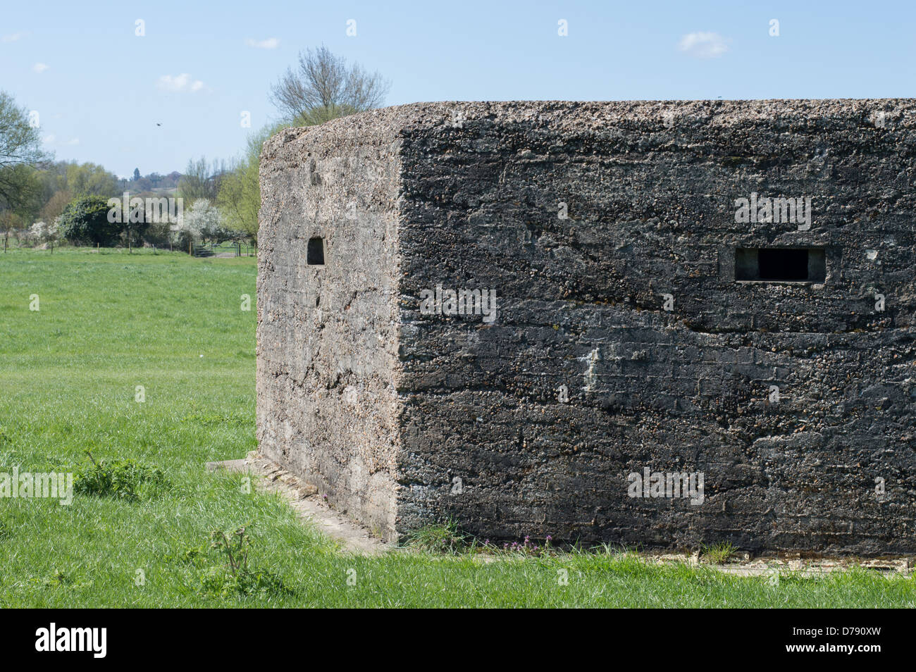A concrete pillbox bunker from the second world war Stock Photo Alamy