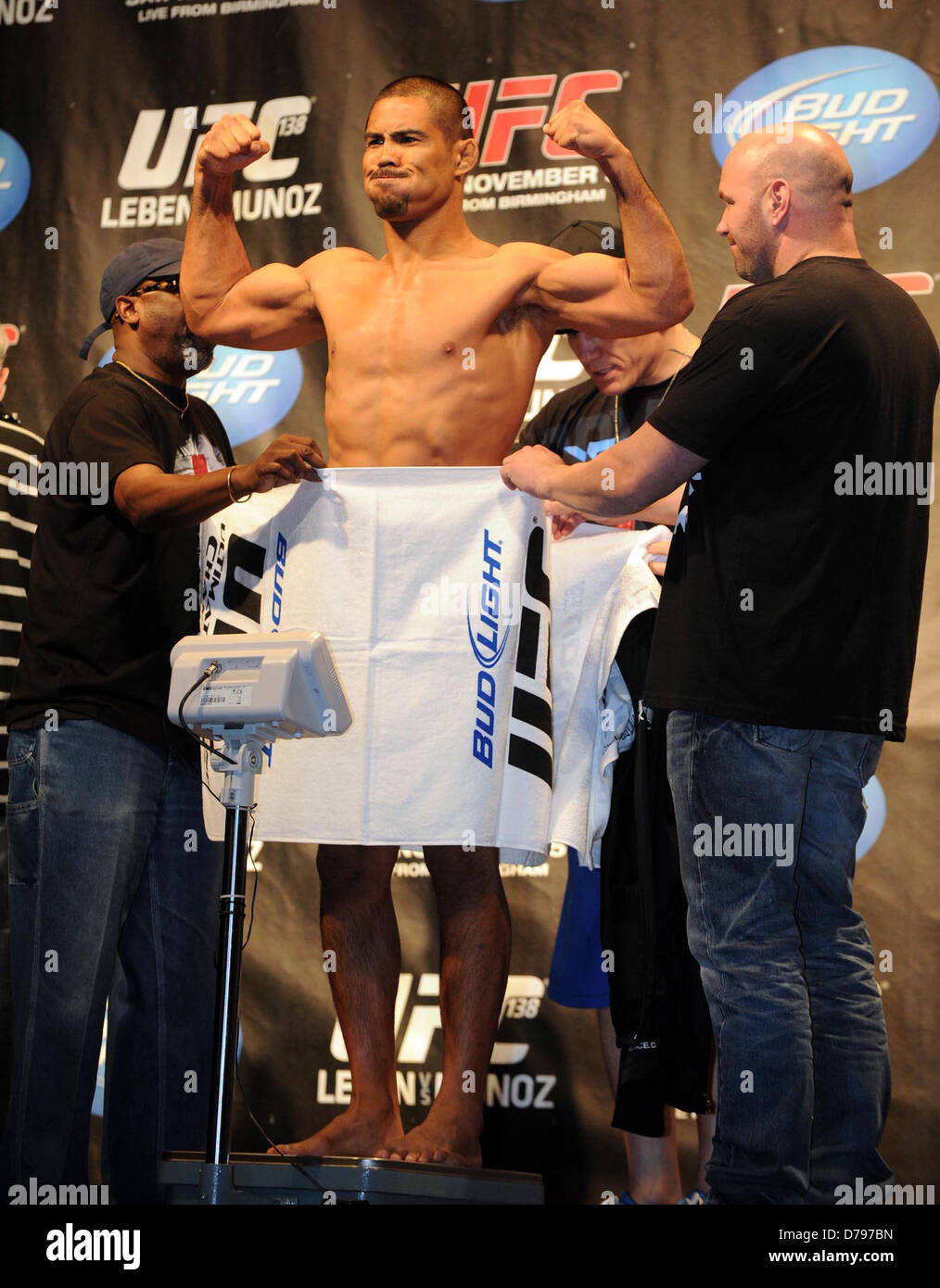 Ufc 138 hires stock photography and images Alamy
