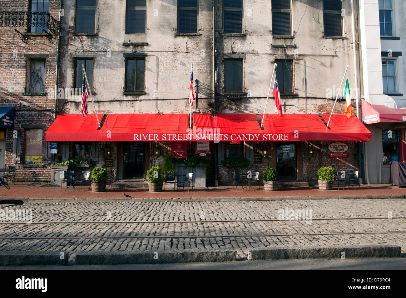 A View Of The River Street Sweets Candy Store In Savannah Georgia Stock Photo Alamy A View Of The River Street Sweets Candy Store In Savannah Georgia Stock Photo Alamy