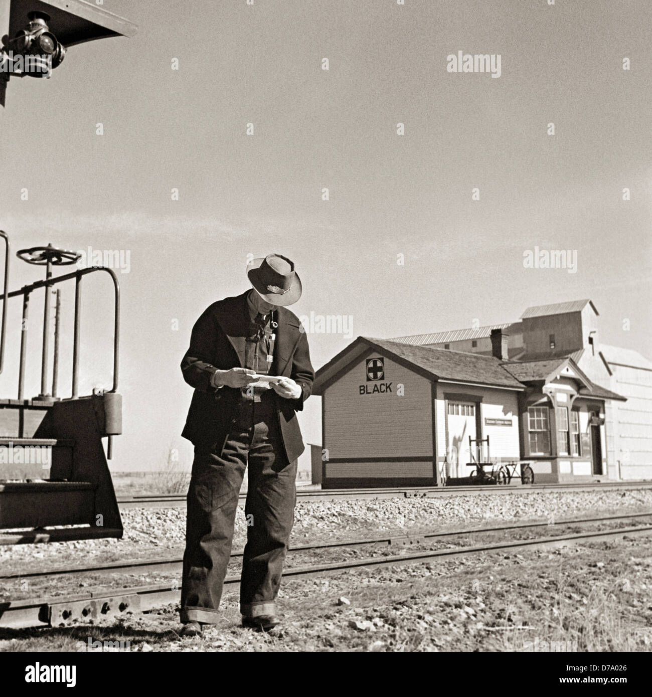 Timetable for kids. Reading train 3. Девушка писатель арт. Reading train 3. Reading and training уровни.