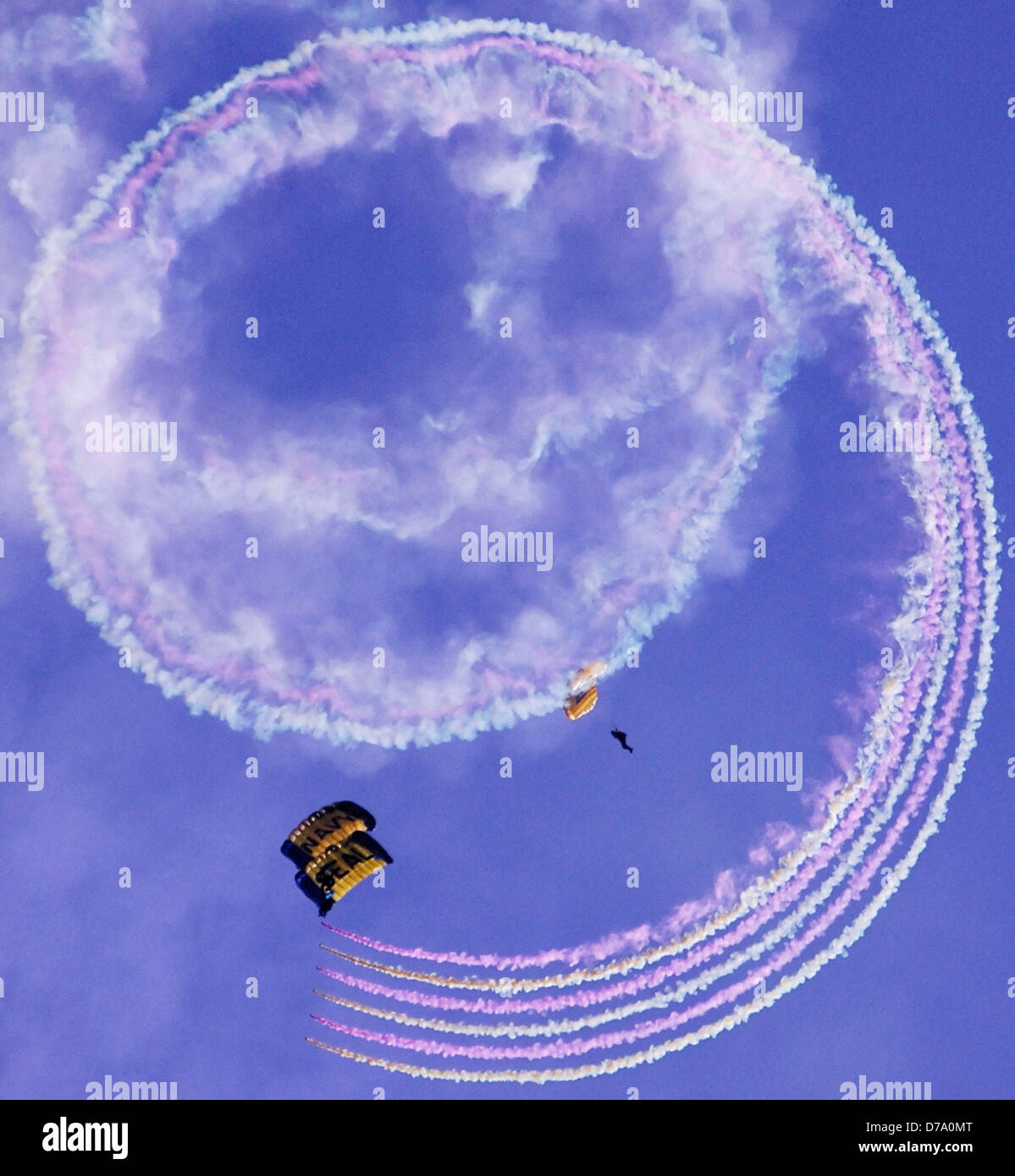 U.S. Navy Parachute Team Leap Frogs Spiral Smoke into San Diego's