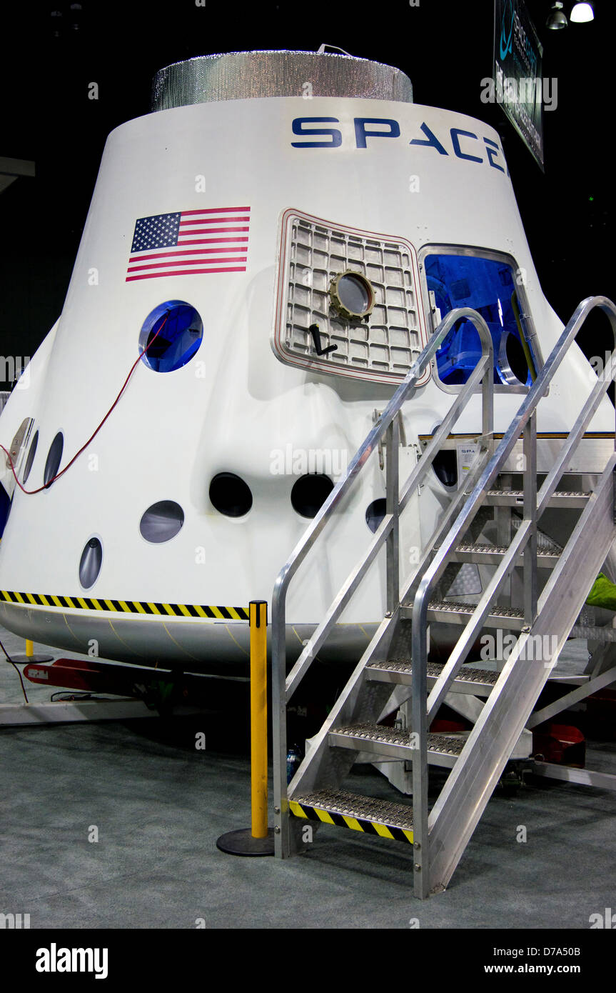 Dragon spacecraft at SpaceX headquarters, 2015 - Stock Image - C030/9058 -  Science Photo Library