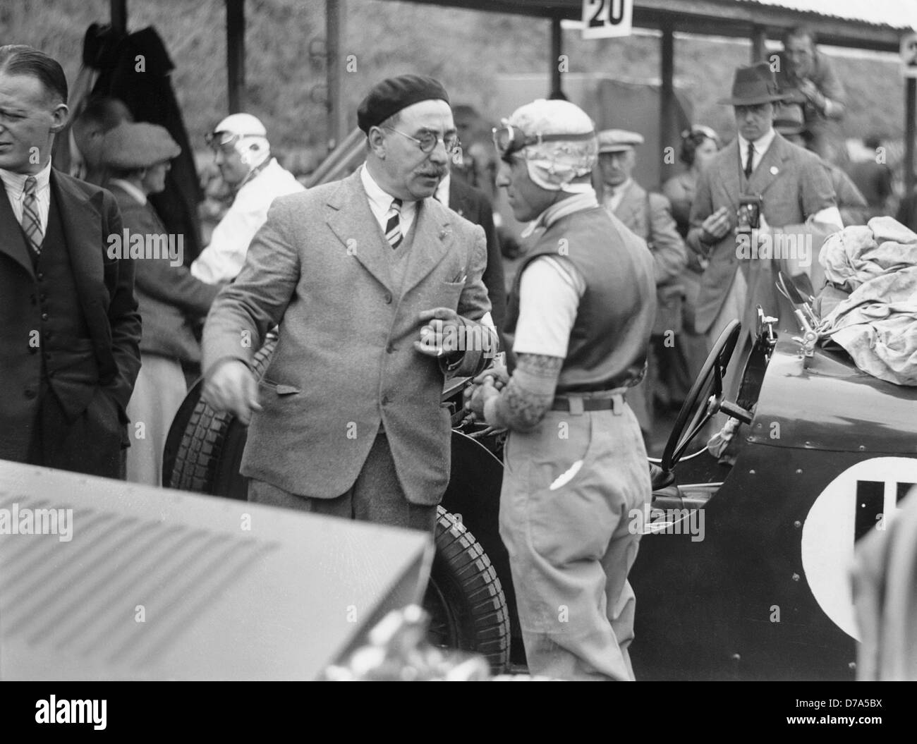 Nuvolari in the pits at 1933 Ulster Tourist Trophy race with Hugh McConnell Stock Photo