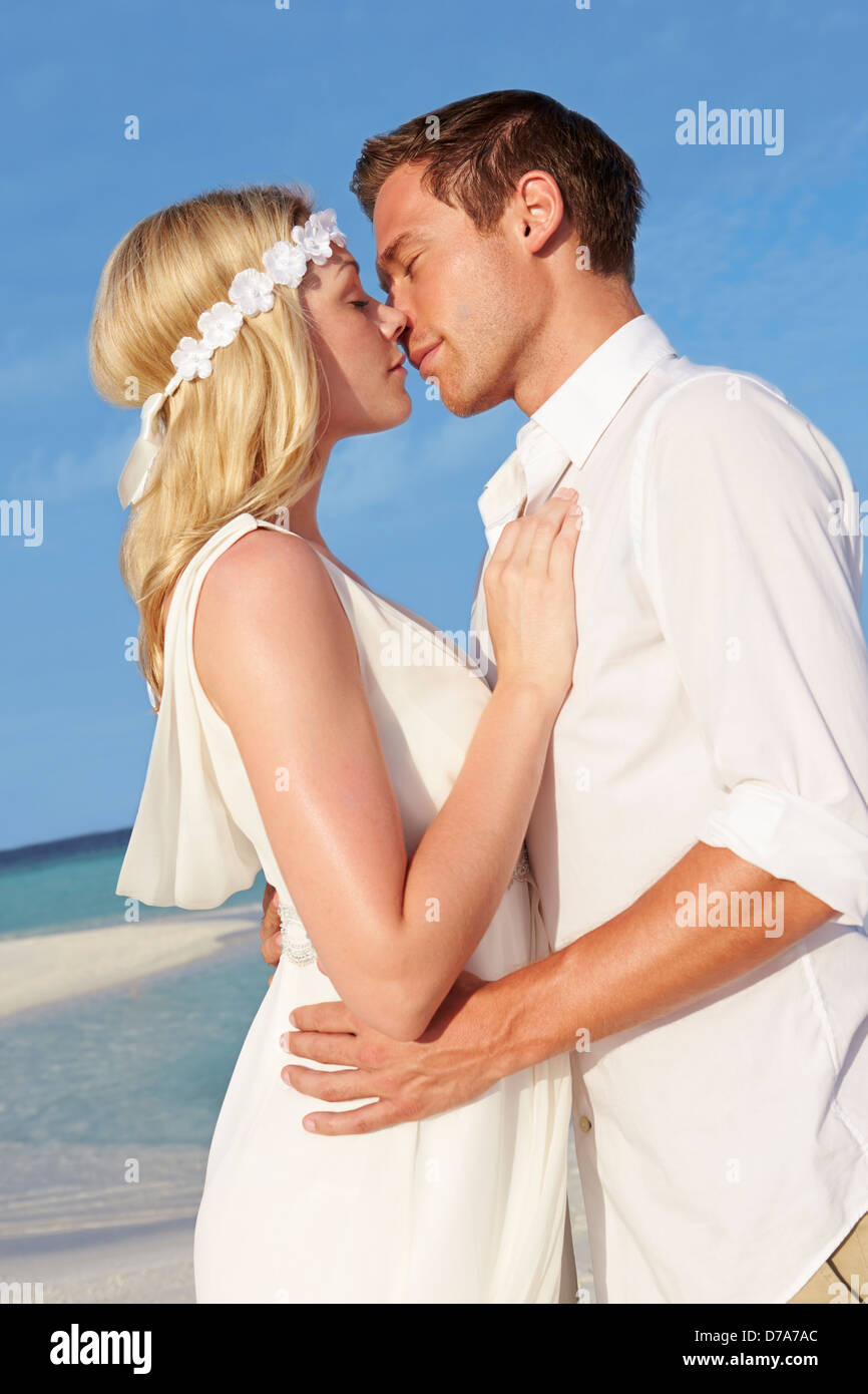 Caucasian happy couple wedding hi-res stock photography and images - Alamy