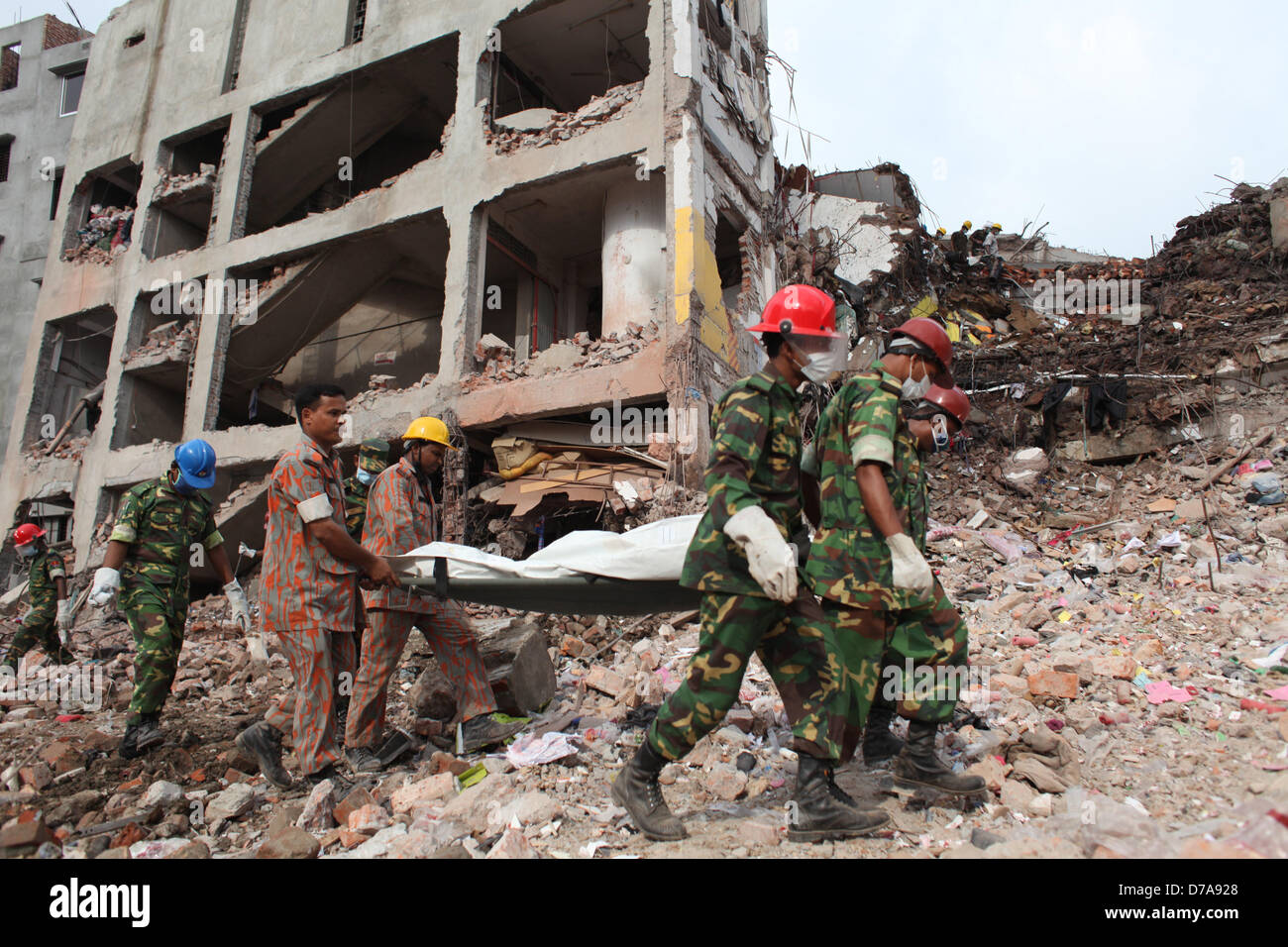 Rana plaza collapse hi-res stock photography and images - Alamy