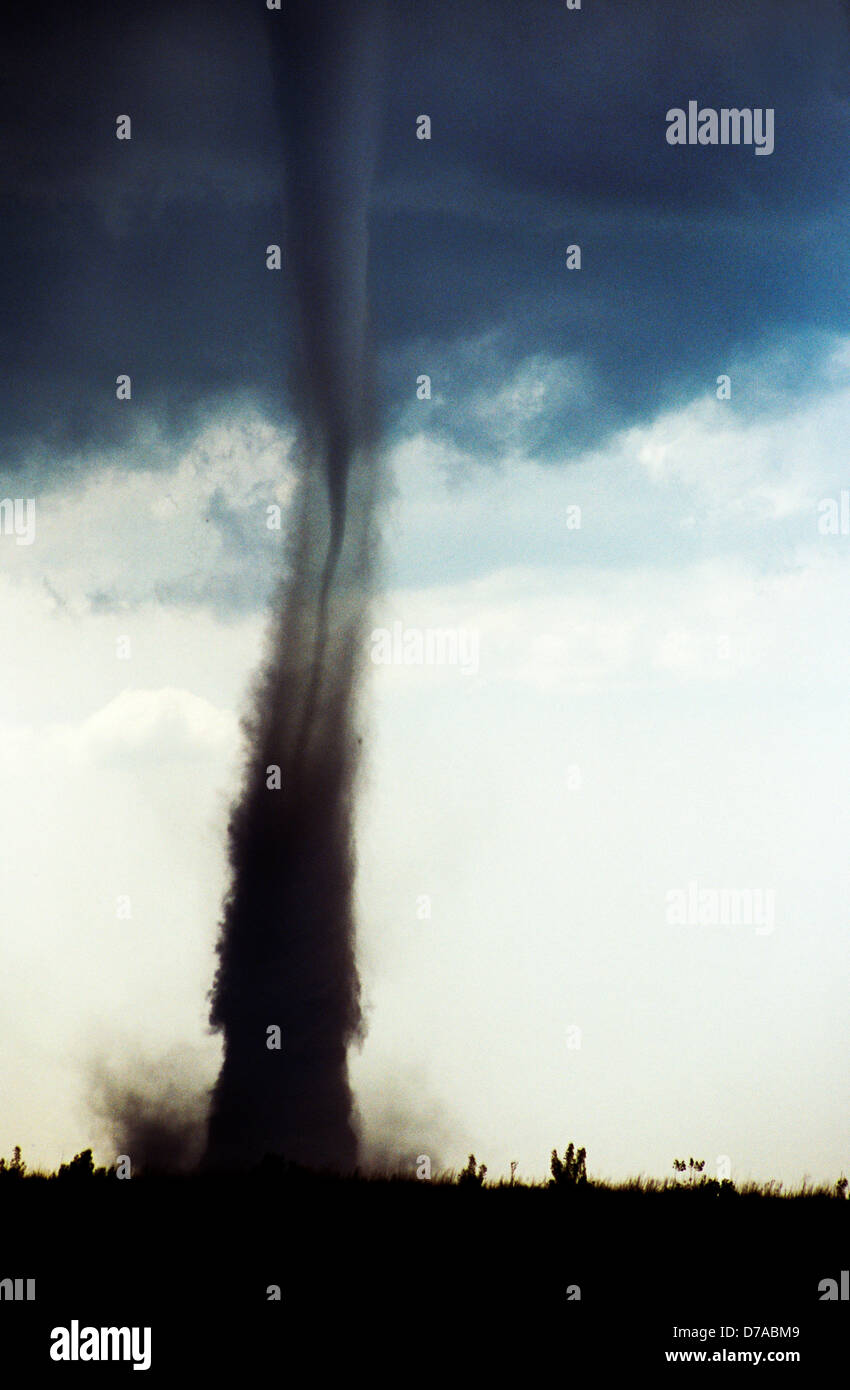 Tornado 2004 hires stock photography and images Alamy