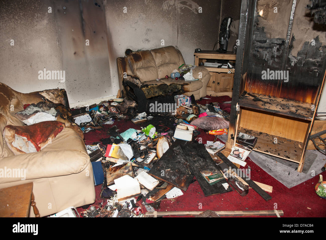 Cigarette fire hires stock photography and images Alamy