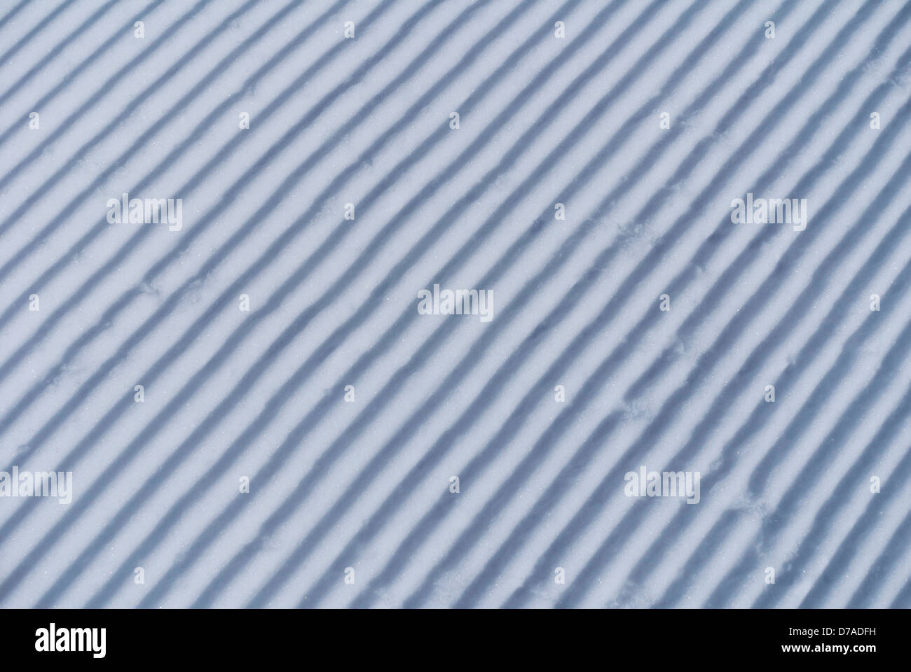 Piste lines hi-res stock photography and images - Alamy