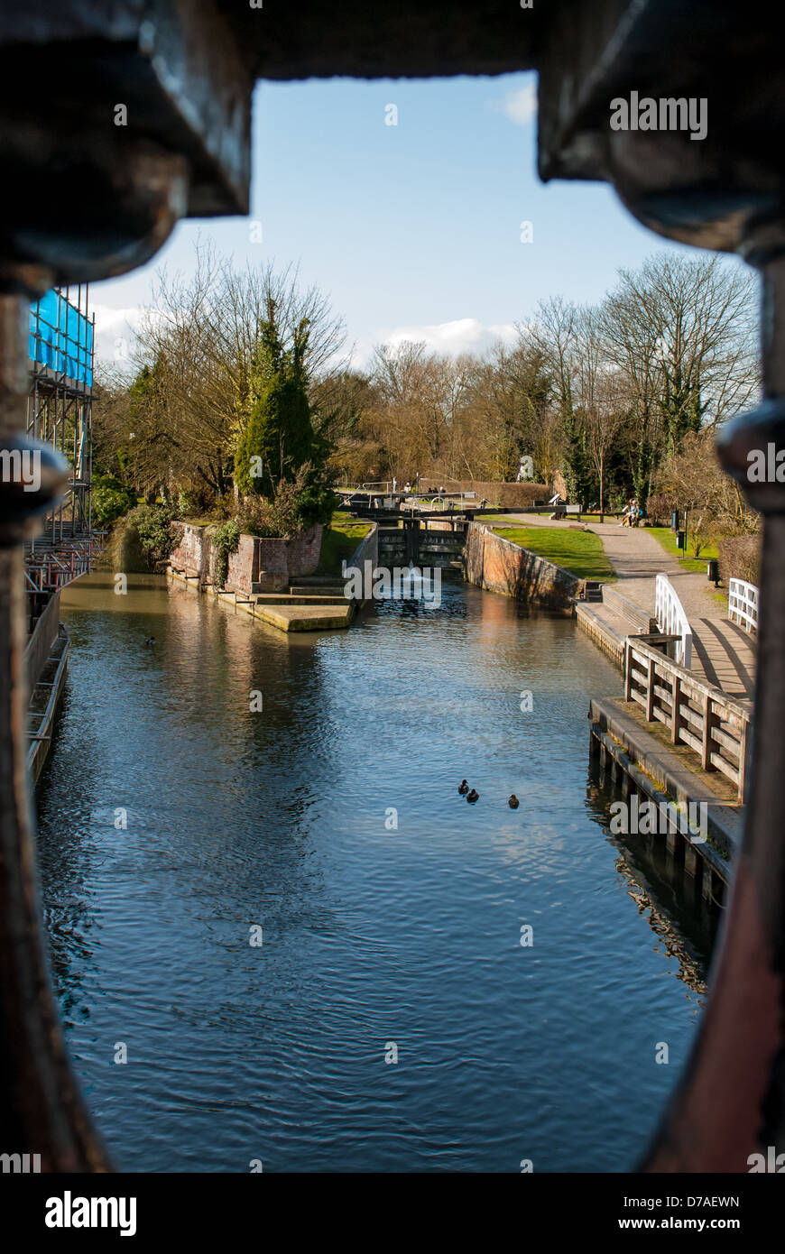 Looking through the bridge wall at Newbury Town Lock on Kennet and Avon canal Stock Photo