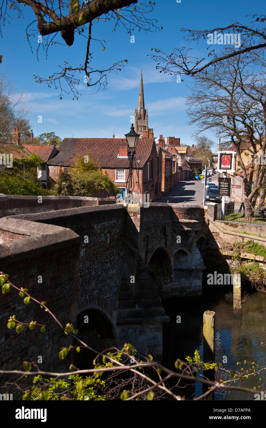 street Norwich Bridge and river Wensum Stock Photo Alamy