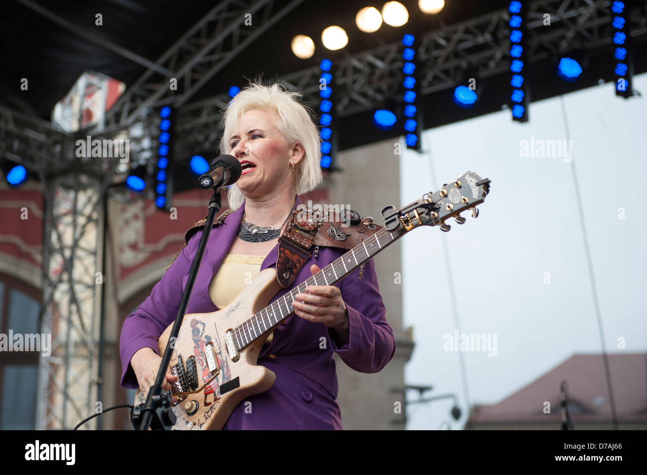Jennifer batten hi-res stock photography and images - Alamy