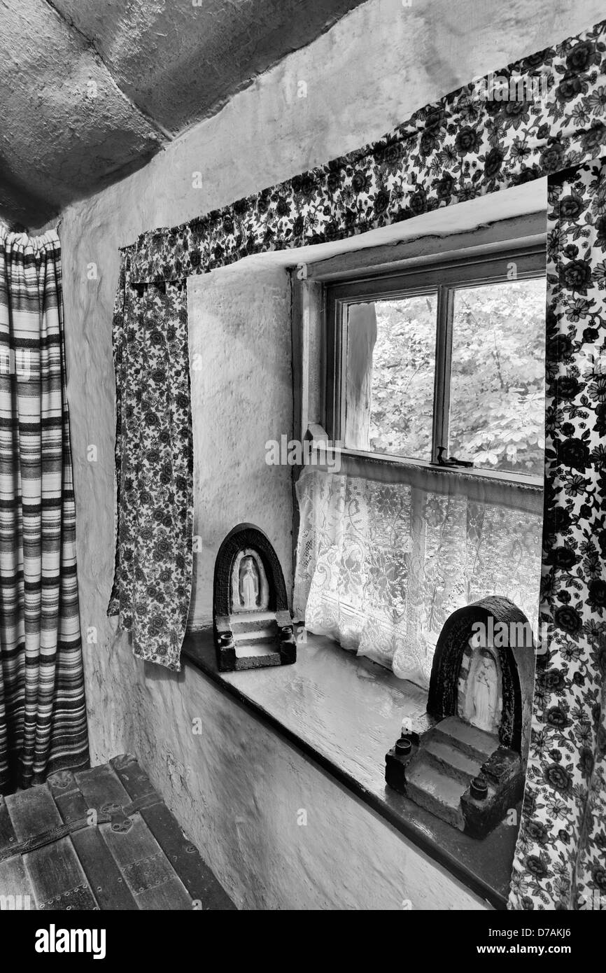 Cashen Fisherman's House in Bunratty Castle & Folk Park,County Clare,Ireland,Europe,Window,Black & White Stock Photo