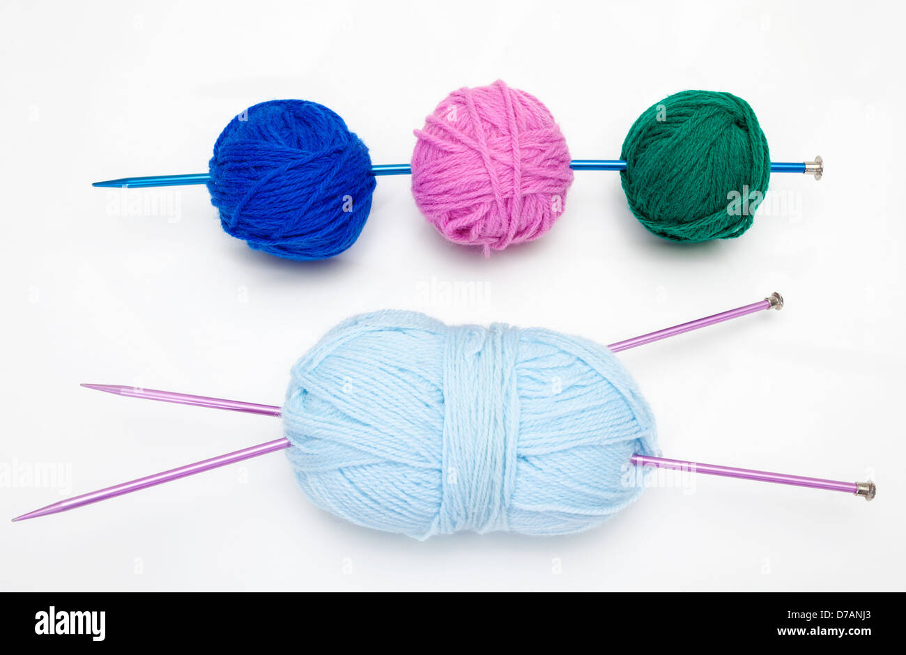 Knitting needles and balls of yarn Stock Photo Alamy