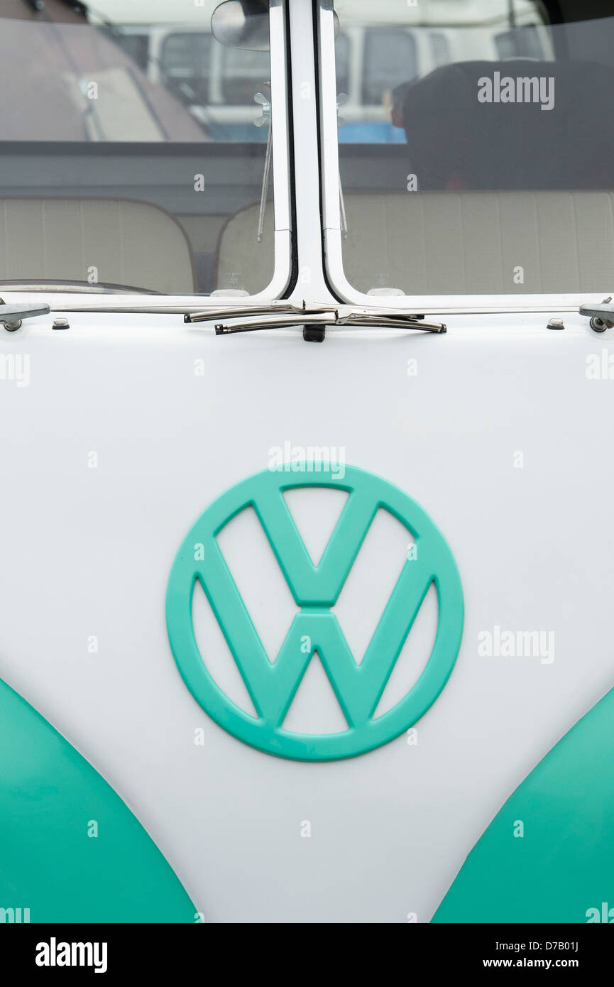 Vw Split Screen Vector VW Split Screen Volkswagen camper van Stock Photo - Alamy