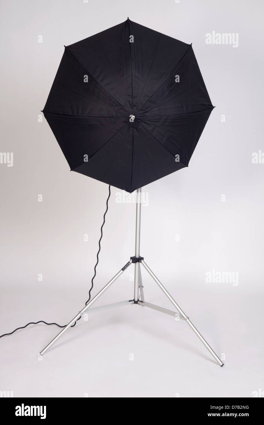studio umbrella lighting Stock Photo Alamy
