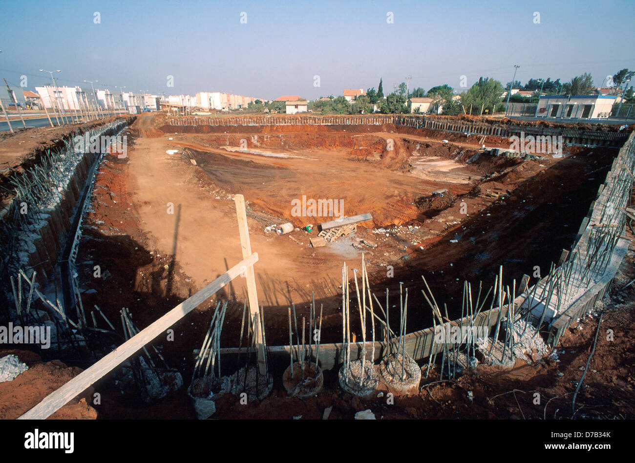 building the shopping mall in beit eliezer hadera (1993) Stock Photo
