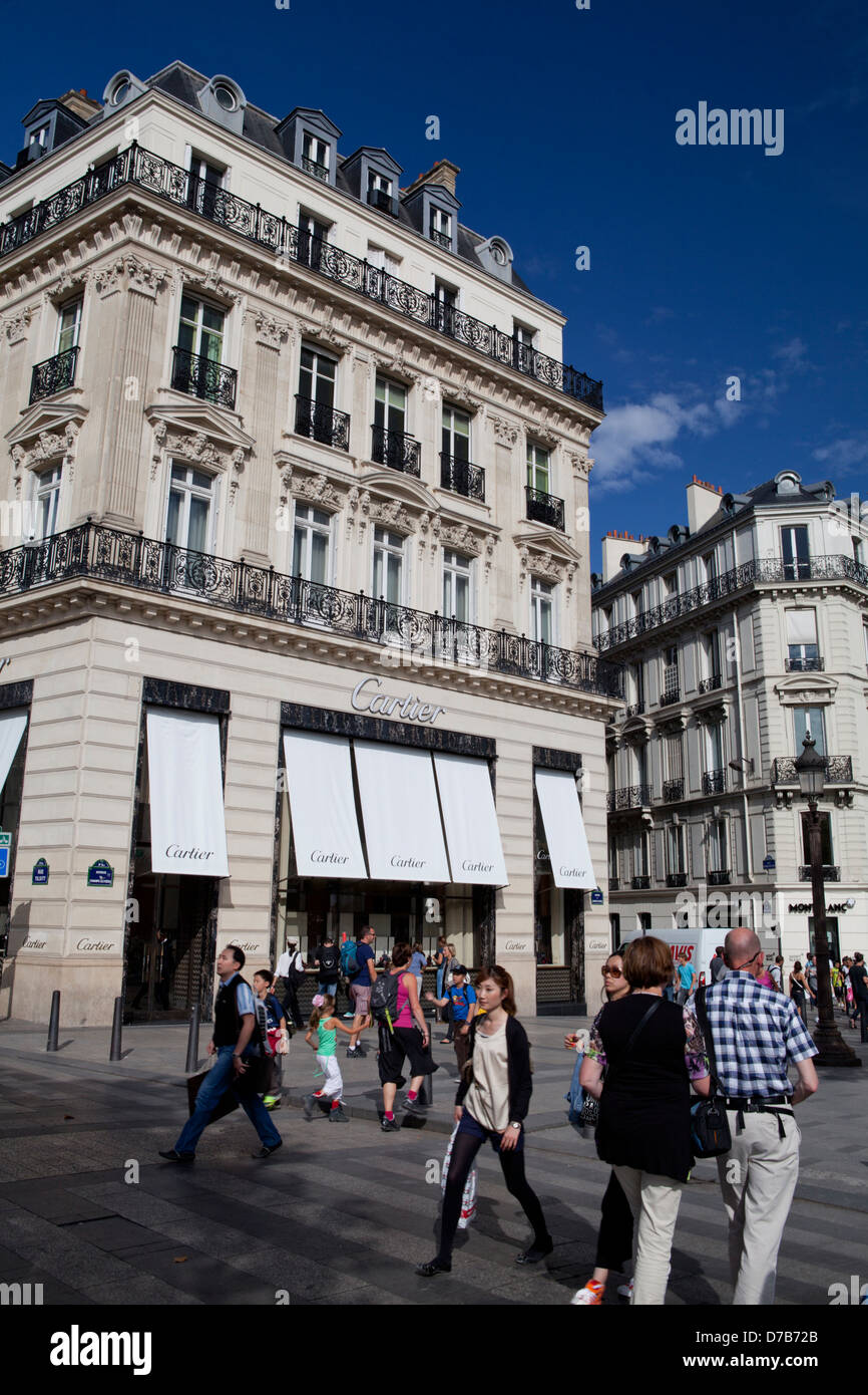 Champs Elysees, Paris: outside of Cartier boutique Stock Photo