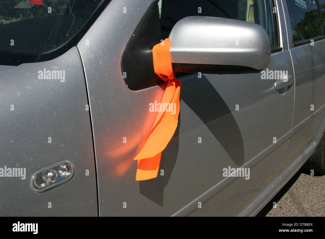 orange ribbon on a car symbolizing anti disengagement movement (2005) Stock Photo