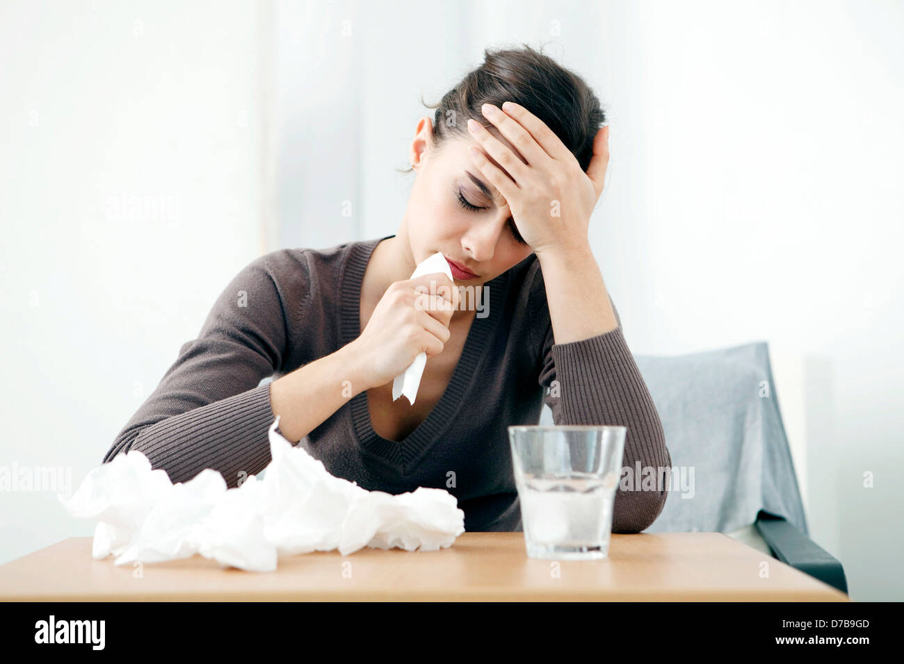 Unhappy. Кашляю и болит голова. Влажный кашель головная боль. Влажный кашель головная боль. Кашель.