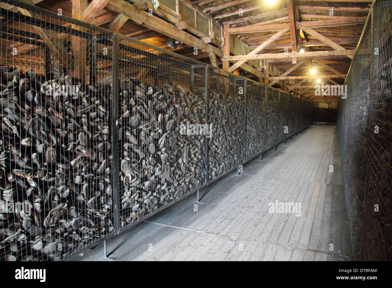 Prayers in Majdanek | Jewish Women's Archive, image size:1300x956
