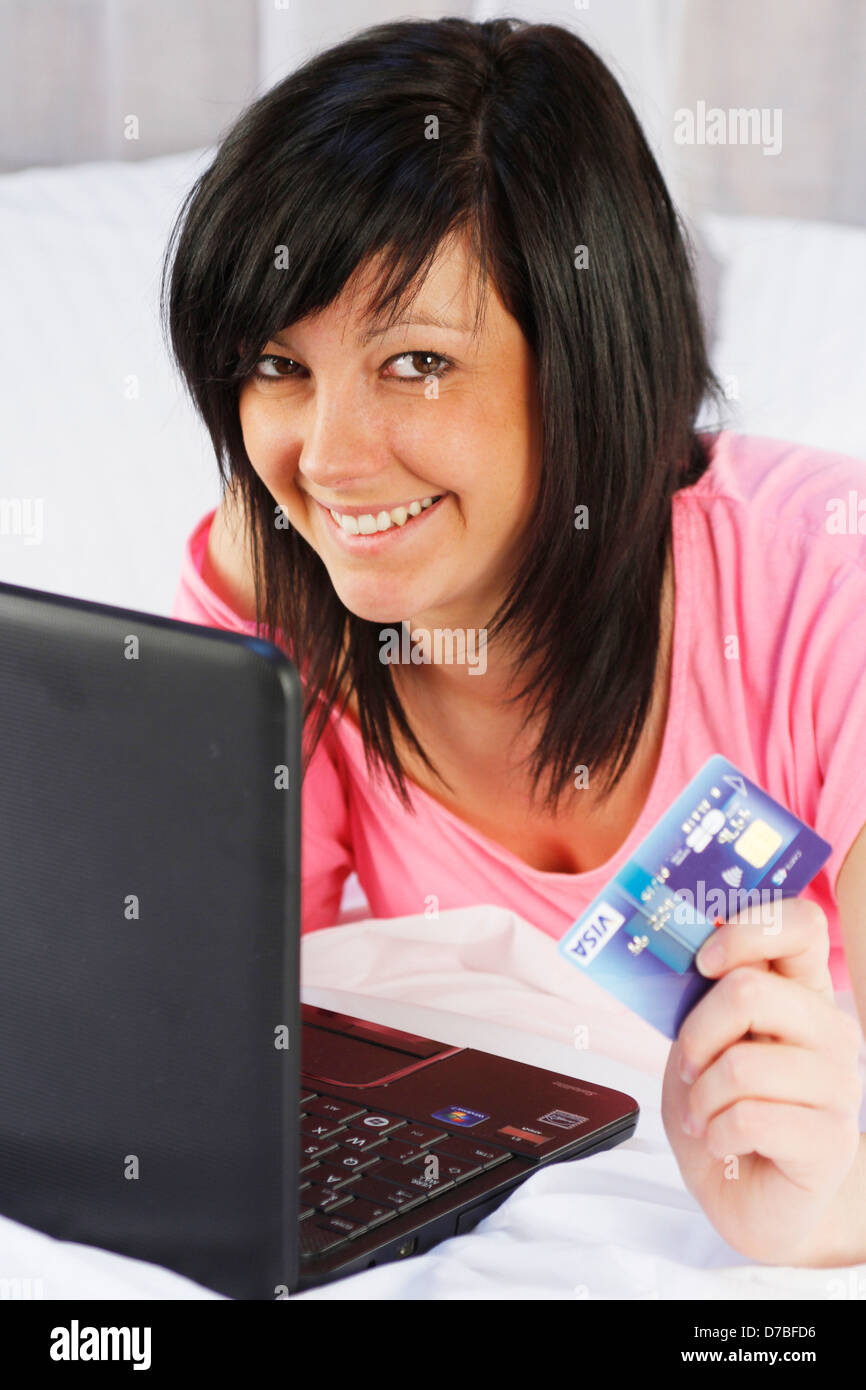 Credit card users world hi-res stock photography and images - Alamy
