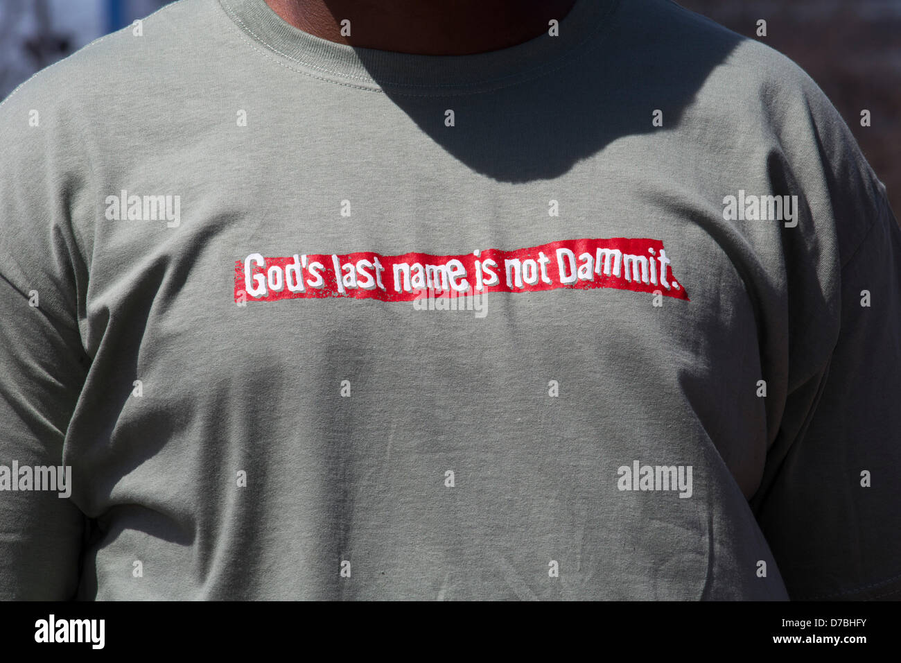 Warren, Michigan, USA. A man wears a t-shirt with a message about profanity at the annual National Day of Prayer observance at city hall. Credit:  Jim West / Alamy Live News Stock Photo