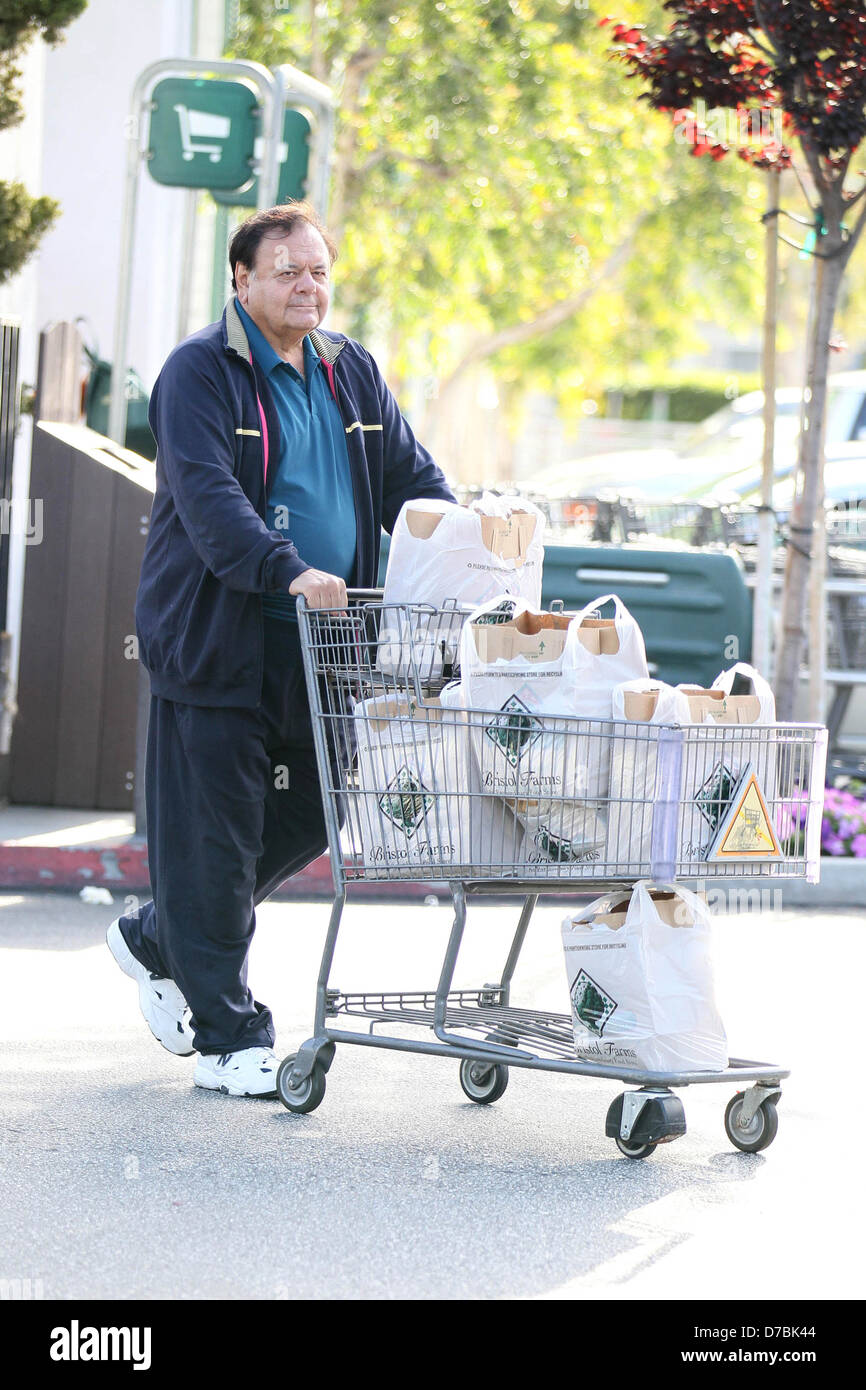 Paul Sorvino is seen grocery shopping at Bristol Farms in Beverly Hills