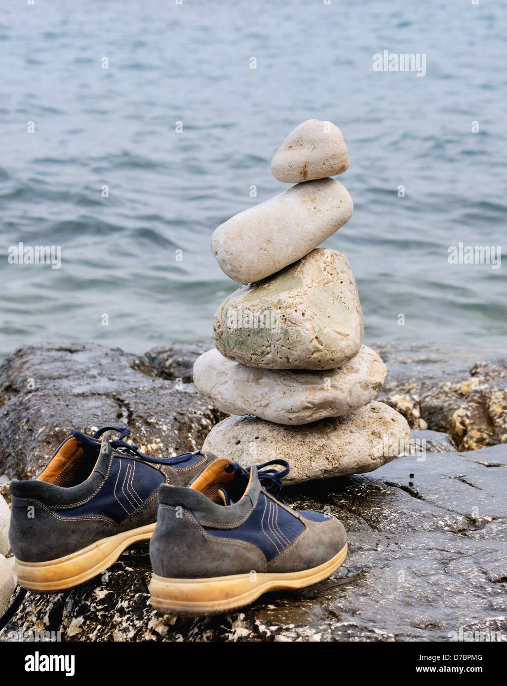 Best shoes for outlet pebbly beaches